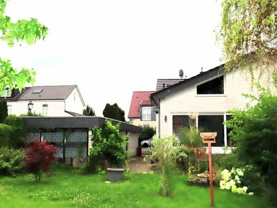 Halbseitig angebautes Einfamilienhaus mit großem Garten und Sommerküche - Grün und ruhig - 5km von DÜ-Zentrum!