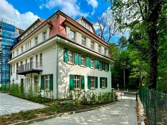 Wunderschöne 3-Raumwohnung mit Balkon im historischen Lahmann Sanatorium zu vermieten!!