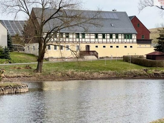 Zweiseitenhof, Fachwerkhaus mit zwei Wohneinheiten mit Nebengebäude und Garagen bei Frauenstein