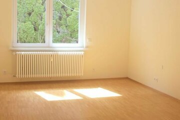 ***Provisionsfrei***helle Wohnung EG mit Homeoffice Möglichkeit 150qm