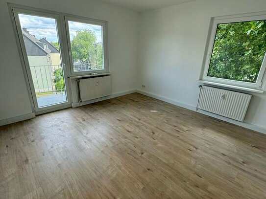 Frisch sanierte Wohnung mit Balkon zu vermieten!