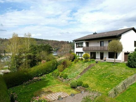 Ruhig gelegenes, freistehendes Haus mit Garten, Terrasse, Balkon, Garage und einmaligem Ausblick in Gerolstein