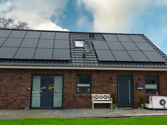 Energetisch hochwertiges Einfamilienhaus mit energieeffizienter Luft-Wärme-Pumpe, 50 qm Ausbaureserve im DG