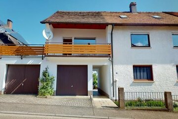 Vielseitige Doppelhaushälfte mit 2 Wohneinheiten und schönem Gartengrundstück, Ettl.-Schöllbronn