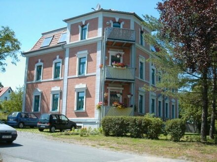 ** 3-RW idyllisch gelegen mit schönem Balkon im Grünen **