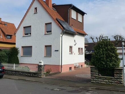 Gemütliches Einfamilienhaus mit Garten und Garage in ruhiger Lage von Weckesheim