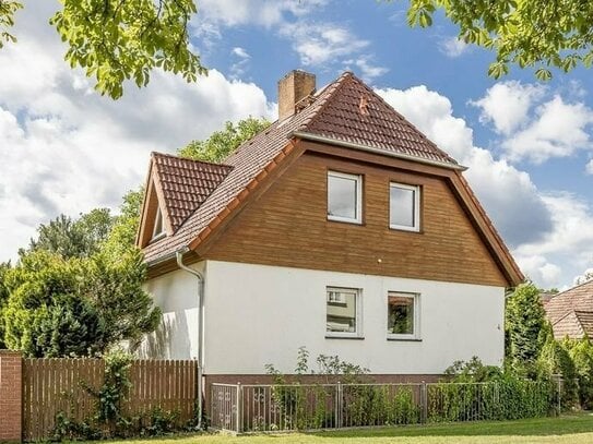 Einfamilienhaus mit Einliegerwohnung und Seezugang zum Dolgensee