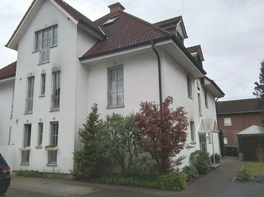 VERKAUFT! Wunderschöne, lichtdurchflutete Terrassenwohnung mit kleinem Gartenanteil in ruhiger Lage!