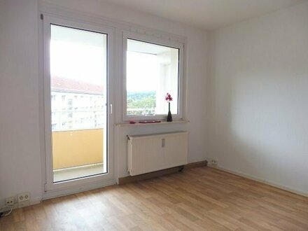 super Wohnung - drei Zimmer - Balkon - Einbauküche