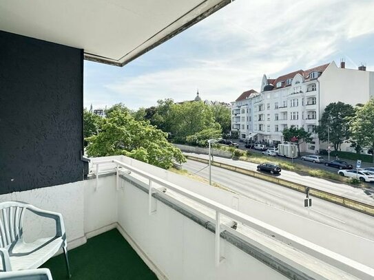Ecke Bundesplatz. Vermietetes Balkon Apartment mit TG-Stellplatz