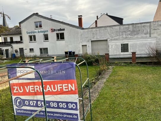 Großes Baugrundstück mit Mehrfamilienhaus u. Nebengebäude in Bad Sobernheim zu verkaufen