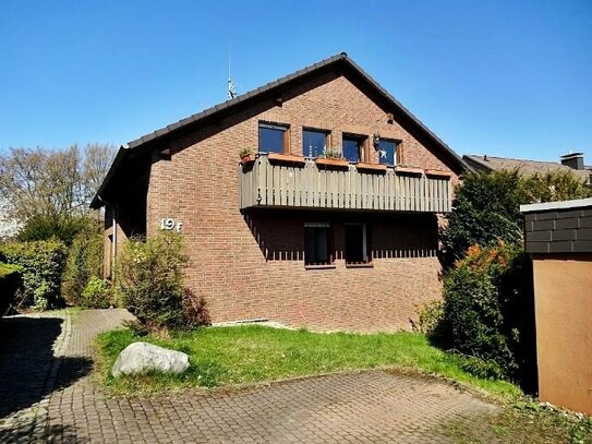 Schöne 3,5-Zimmer Dachgeschosswohnung im 3-Familienhaus mit großem Balkon in Hagen-Tücking zu vermieten