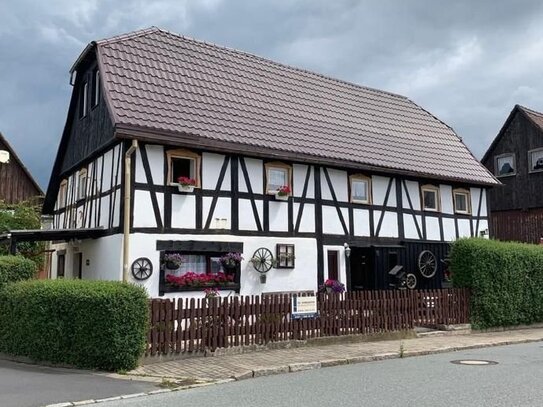 Kleines Mehrfamilienhaus auf dem Lande