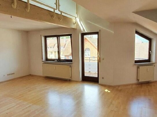 Traumhafte 2,5-Zi.-Galerie-Wohnung mit Balkon mit EBK