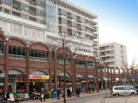 Sanierte Singlewohnung mit Balkon, direkt am Eidelstedter Platz!