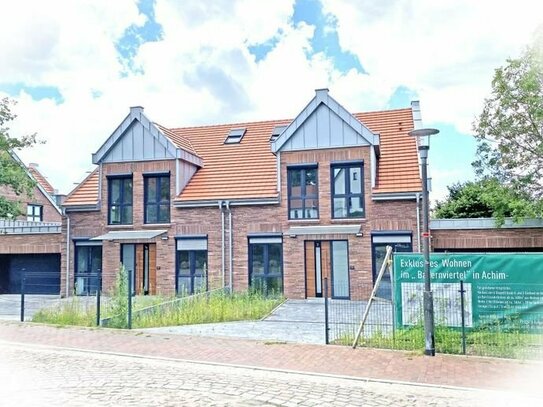 Neubau von exklusiven Haushälften mit Doppelgarage und großen Grundstücken in Toplage im "Bauernviertel" in Achim.