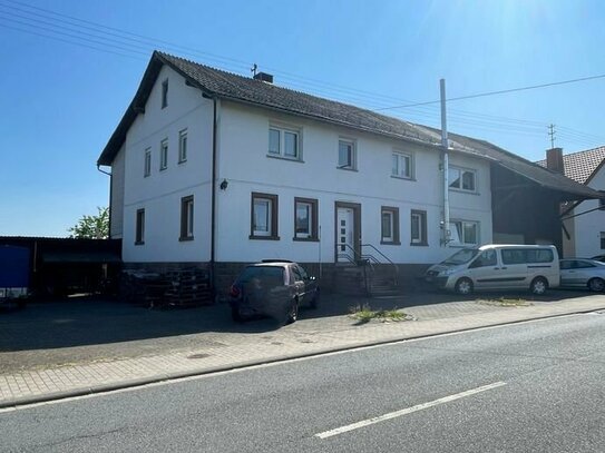 2-Familienhaus mit Scheune/Werkstatt in Schloßau