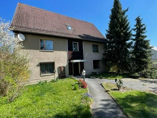 Einfamilienhaus teilunterkellert mit Garten, Garage etc.