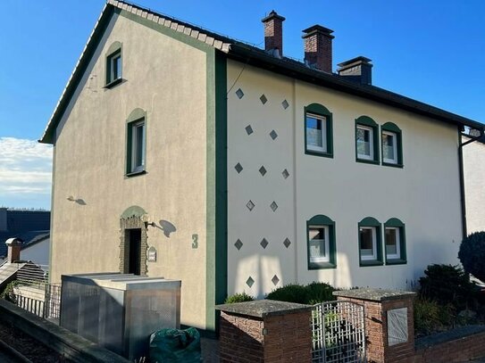 Ansprechendes 8-Zimmer-Ein- bzw. Zweifamilienhaus in Warstein Mülheim