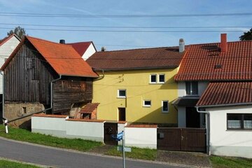 Reihenhaus mit ruhigen Grundstück in Gräfinau als Sanierungsobjekt