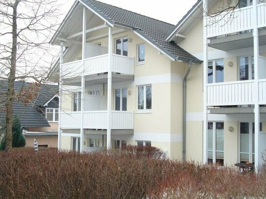 Zentrale ruhig gelegene möbl. Ferienwohnung mit Einbauküche, Terrasse & Parkplatz im Ostseebad Binz
