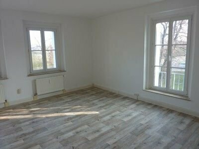 - Neu renovierte 2-Zimmer-Wohnung -