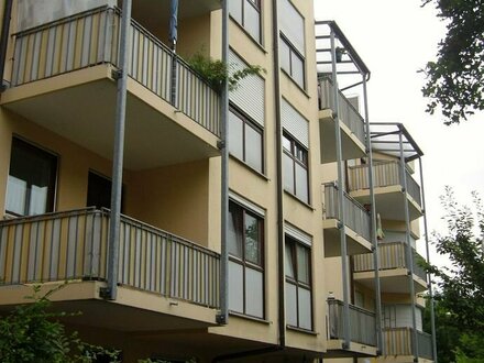 Einziehen und sich wohlfühlen - Ruhige 1,5 Zimmer Wohnung - stadt- u. bahnhofsnah mit Balkon