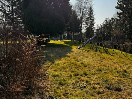 Erholungsgrundstück mit eigenem Grund und Boden in ruhiger Lage und nur 100 m von der Saale