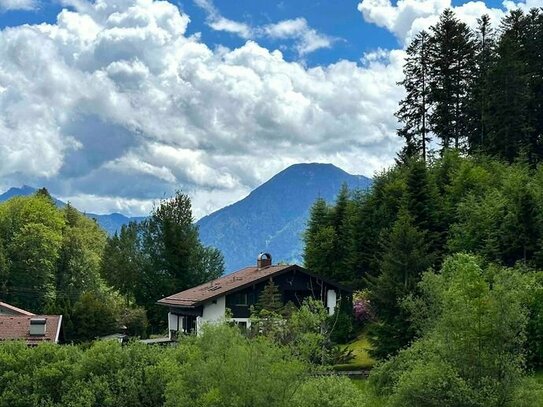 Großzügige Doppelhaushälfte unmittelbar am Tegernseer Golfplatz