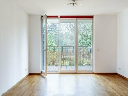 Neubauwohnung mit Terrasse und Blick ins Grüne