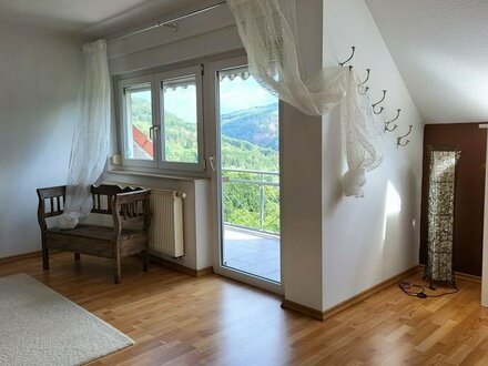 RESERVIERT!! SEHR GEPFLEGTES EINFAMILIENHAUS MIT HERRLICHEM FERNBLICK PLUS RIESEN-CARPORT, GARTEN & TERRASSE UND BALKON…