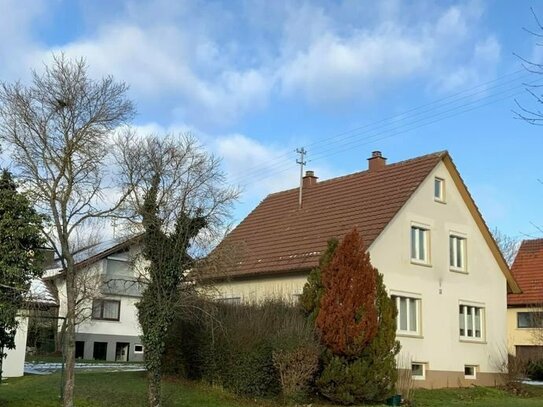 Einfamilienhaus mit großem Garten