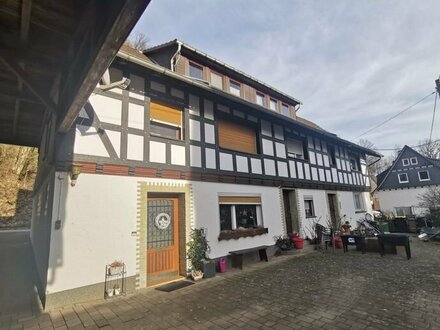 Zweifamilienhaus in ruhiger Wohnlage von Bad Berleburg-Elsoff