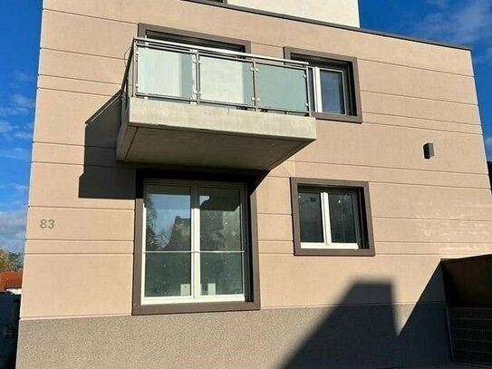Lichtdurchflutete Neubauwohnung mit Balkon in Altenlingen zu vermieten