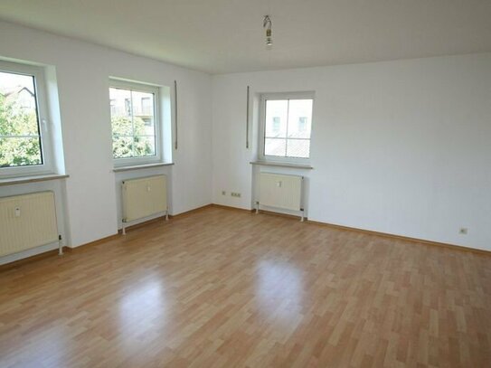 IN zwischen Zentrum und Audi: Sofort bezugsfrei! 2 ZKB mit Balkon! Einbauküche und TG-Stellplatz bereits im Kaufpreis e…