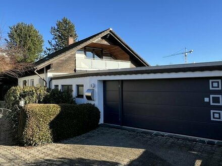 Sonniges Einfamilienhaus mit Panoramablick – 1 km vom Stadtzentrum Ochsenhausens entfernt