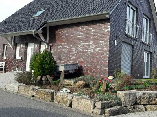 Liebe auf den ersten Blick - Charmantes Haus in Oberöwisheim mit Traumaussicht über Kraichtal