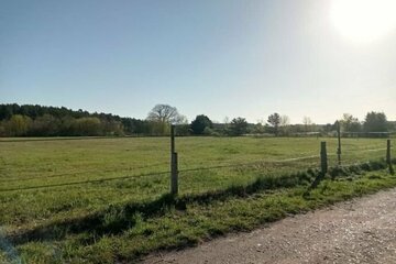 Grundstück für kleines Haus mit 23.000m² Gemeinschaftsfläche in ruhiger Naturlage am Waldrand