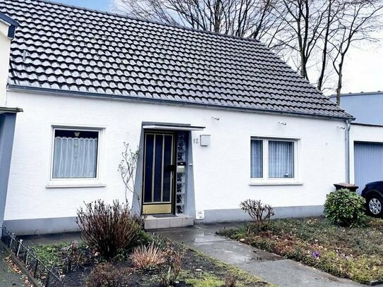 KLeinfamilienhaus mit Garten und Garage