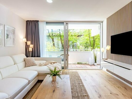 Maxvorstadt! Top-renovierte 2-Zi.-Wohnung mit kpl. neuer Design-Einrichtung mit EBK + TG-Stellplatz