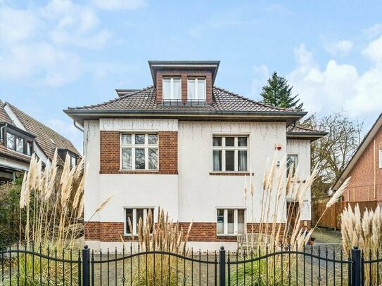 Herrschaftlicher Altbau mit luxuriösem Nebengelass