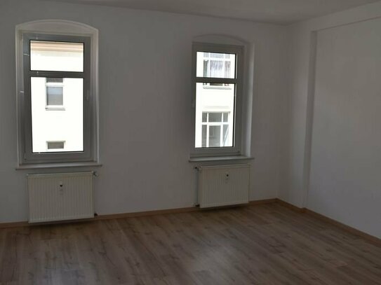 Helle 2 bis 3-Raum-Wohnung