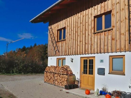 Reiheneckhaus mit Garten in zeitgemäßen, fast neuwertigen Zustand, Frei zum 01.05.2024