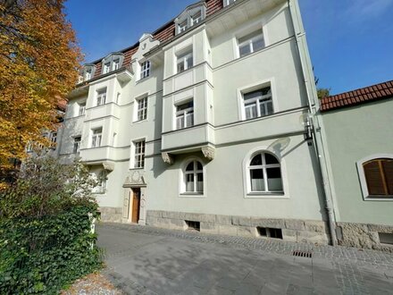 Luxuriöse 4-Zimmer-Wohnung mit Balkon in historischem Stadthaus in ruhiger Coburger Innenstadtlage