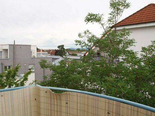 Schöner Wohnen nahe Heidelberg! Top angebundene, moderne DG Whng. mit Balkon, TLBad, Keller,TG