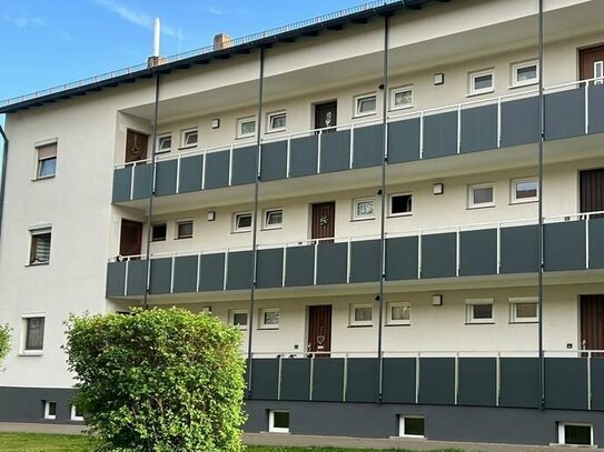 Provisionsfreie, renovierte 3-Zimmer-Wohnung mit EBK und Balkon