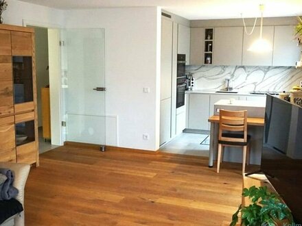 Gepflegte 4-Zi-Wohnung auf 2 Ebenen mit Gartenanteil, 2 Garagen und 1 Außenstellplatz in Pörnbach