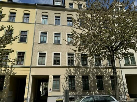 Chemnitz-Zentrum: Vermietete 3-Raumwohnung mit Balkon und Pkw-Stellplatz zu verkaufen!