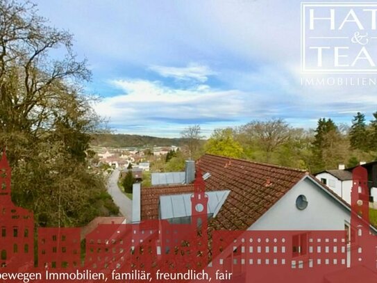 Helle, großzügige Dachgeschoss-Wohnung in ruhiger Lage mit tollem Blick auf Vilshofen!