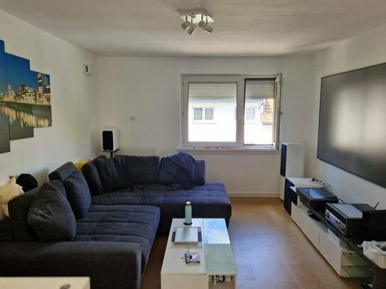 Helle und ruhige 2,5-Zimmer-Wohnung sucht Nachmieter in Kelkheim (Taunus)